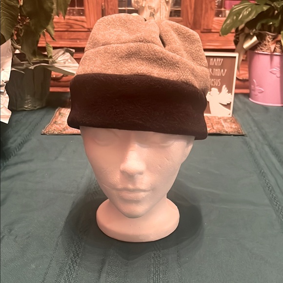 Vintage REI Beret Two-Tone Fleece Hat - wardrobe essential- made In USA - Picture 2 of 11